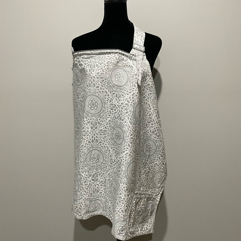 Boppy Nursing Cover Sideline Collection Boho Grey Adjustable Strap